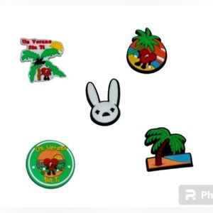 5 Bad Bunny, croc’s charms